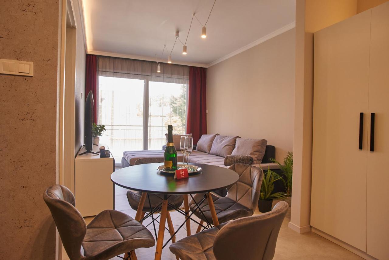 Sunlight Red Szeged Apartment Exterior photo